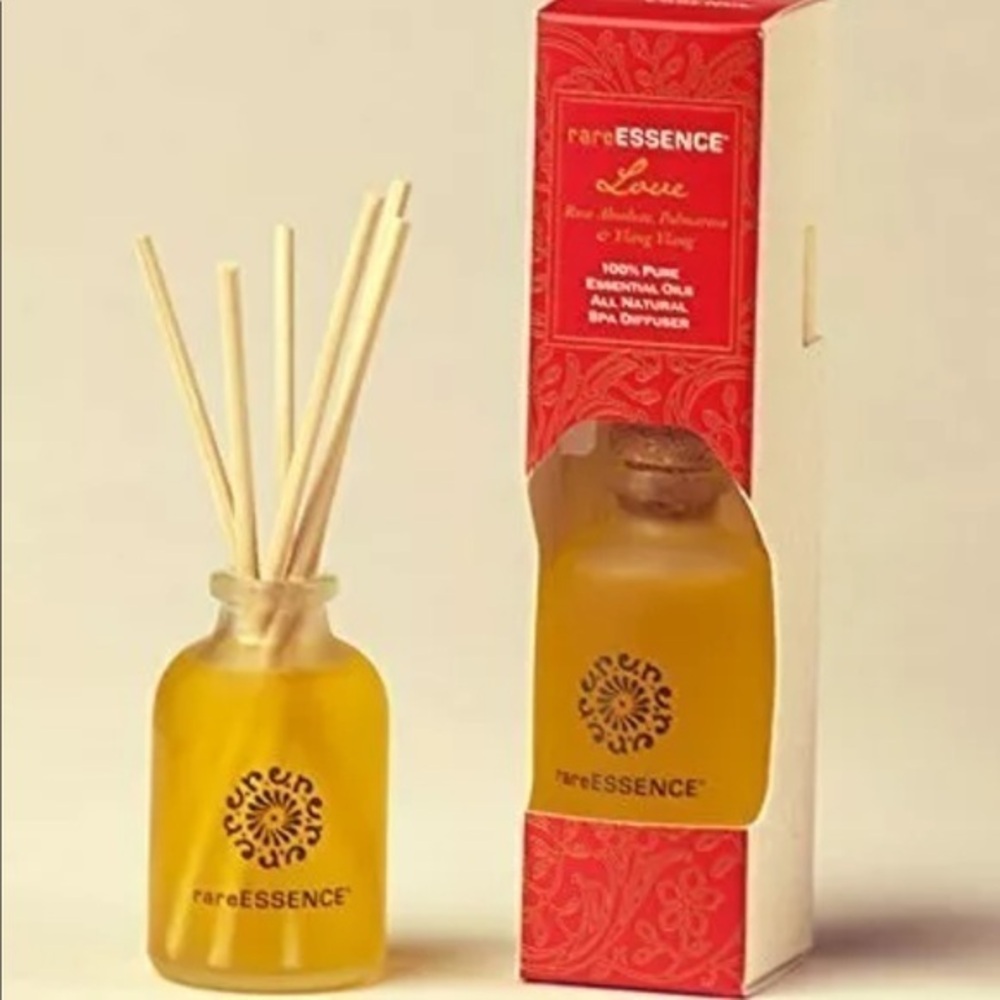 Rare Essence “LOVE” Reed Diffuser Room Aromatherapy Fragrance NEW IN BOX